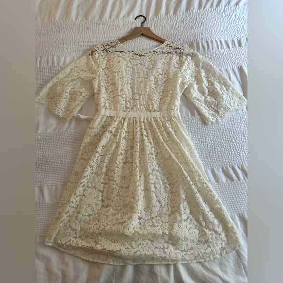 Lace Robe - Picture 2 of 5